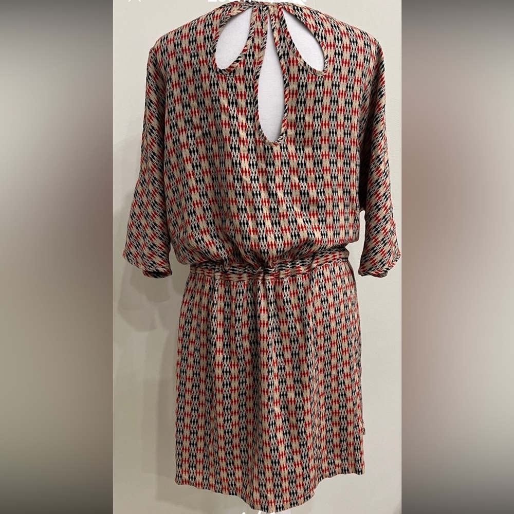 Elegant Geometric Long Sleeve Dress